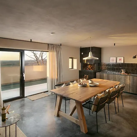 Ipause Villa