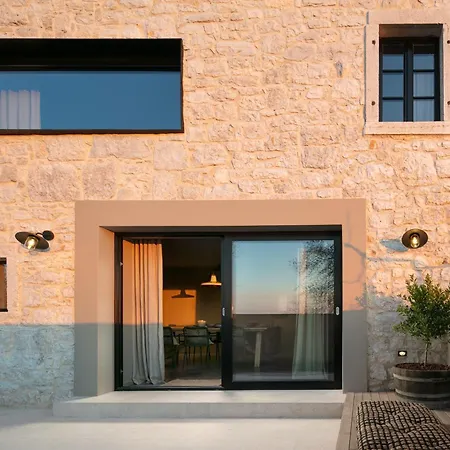 Villa Ipause